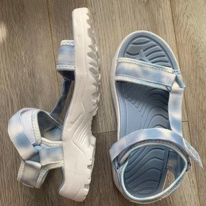 Fila sandals